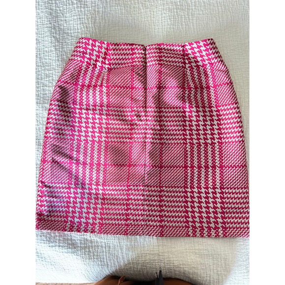 White House Black Market Dresses & Skirts - WHBM Pink Cream Houndstooth Plaid Mini Pencil Boot Skirt 8